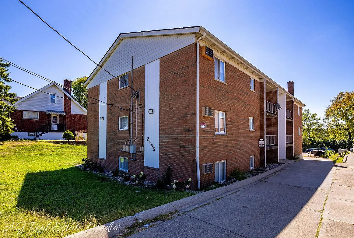 Building Photo - 2455 Montana Ave #2
