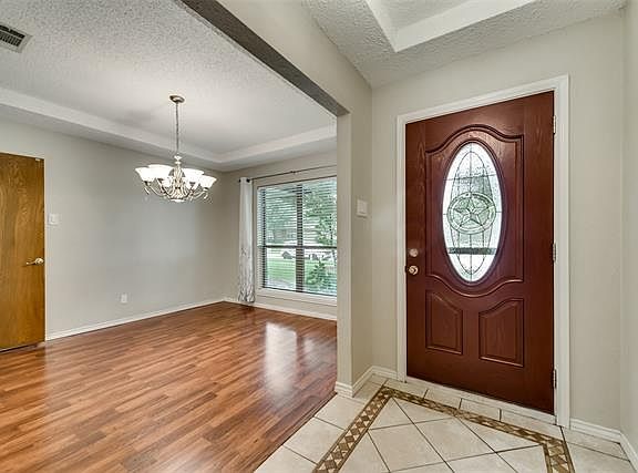4th image of 2004 Oakwood Dr