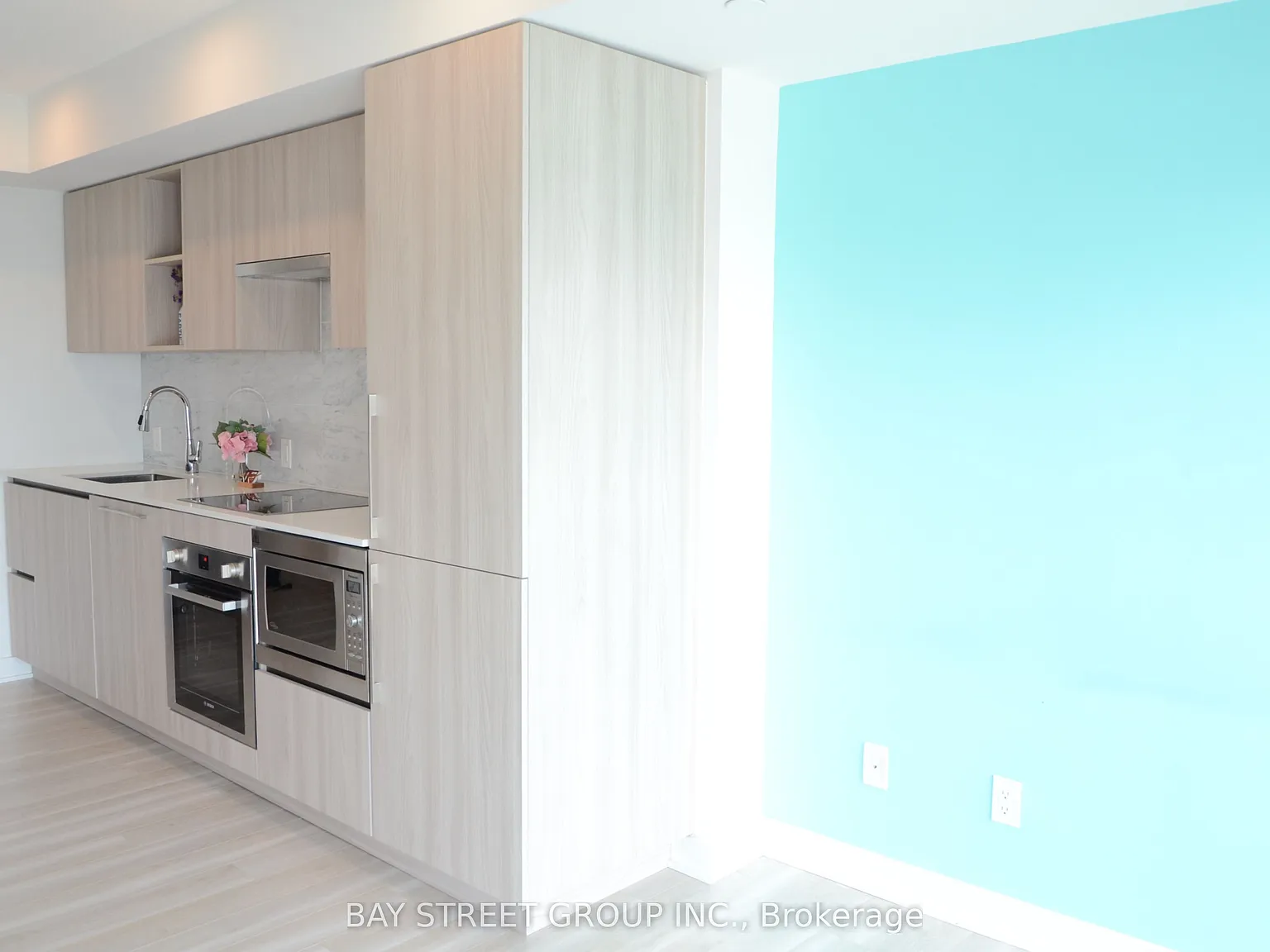 The LakeShore Condo — Photo 3