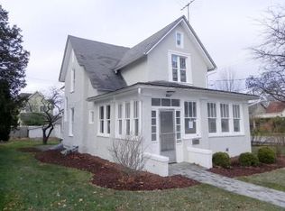 103 S 6th St, St Charles, IL 60174