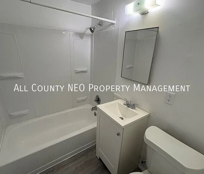 9584 Greenmeadow Rd #F — Photo 14