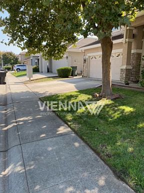 3rd image of 7956 Robinson Dr