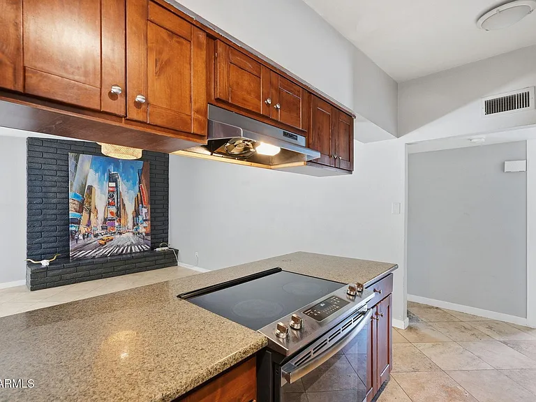 1609 E Gaylon Dr — Photo 16
