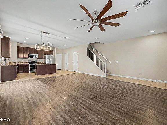4th image of 7829 W PIKE Place