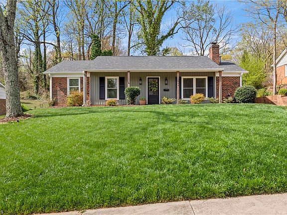 3rd image of 1044 Gales Ave