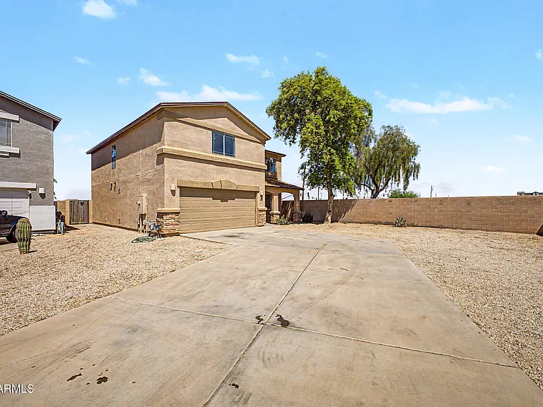 1988 E SILVERSMITH Trail San Tan Valley, AZ 85143