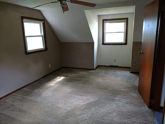 Upstairs bedroom #4