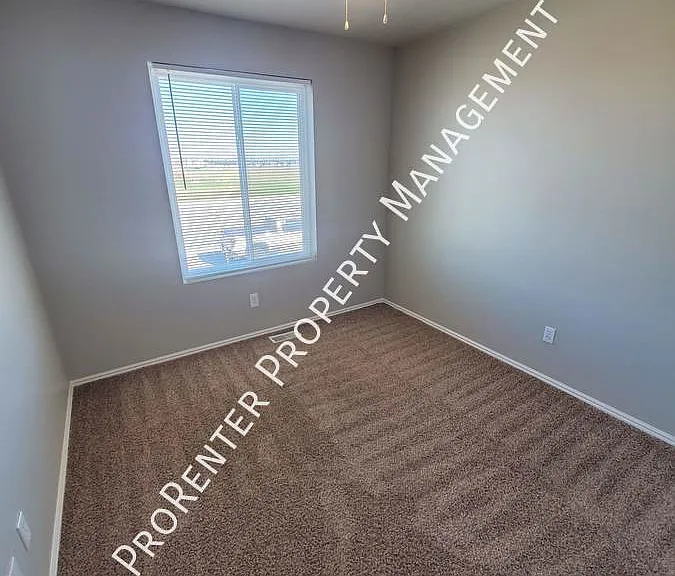 4252 Midland Dr — Photo 19