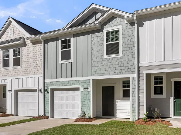 490 Colchester Ct, Moncks Corner, SC 29461