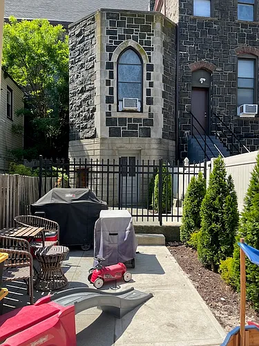 335 7th St Photo 1