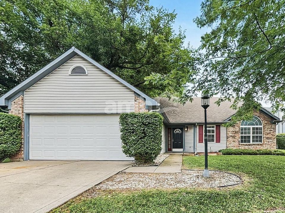 1st image of 8956 Mallard Green Dr