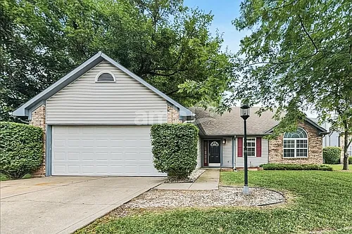 8956 Mallard Green Dr Photo 1