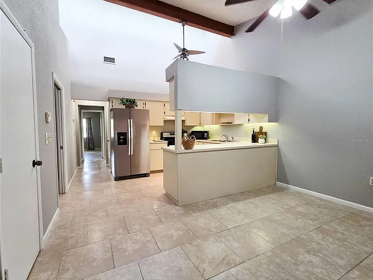 104 Mayfair Pl SW — Photo 5