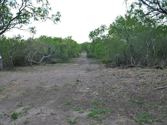 2nd image of 5525 Ravine Rd
