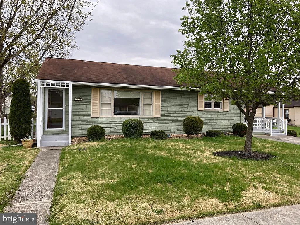 105 Judy St photo 1