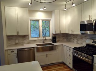 108 12th Ave, De Witt, IA 52742