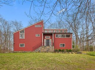 18 Inwood Ln E, Cortlandt Manor, NY 10567