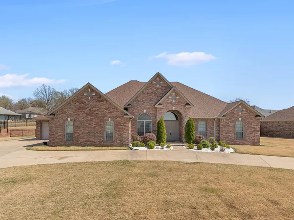 7204 Northlake Dr, Jacksonville, AR 72076