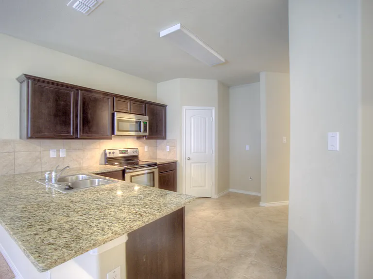 8309 Flythe Mill Rd — Photo 6
