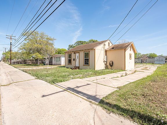 2nd image of 321 Paloma St