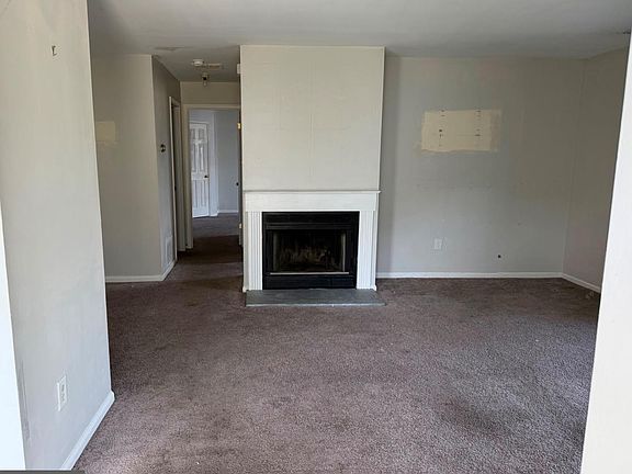 2nd image of 547 Cascade Ct