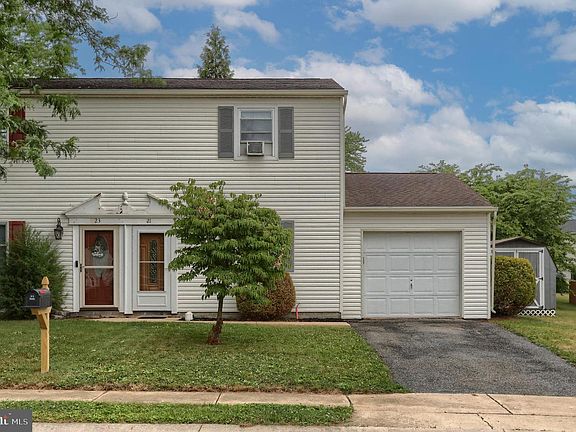 4th image of 21 Natalie Ln