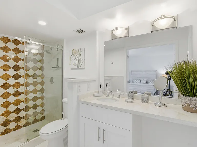 825 Egret Cir #104 — Photo 16