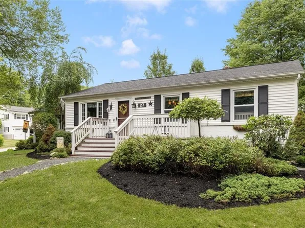 27 Nixon St, Cumberland, RI 02864