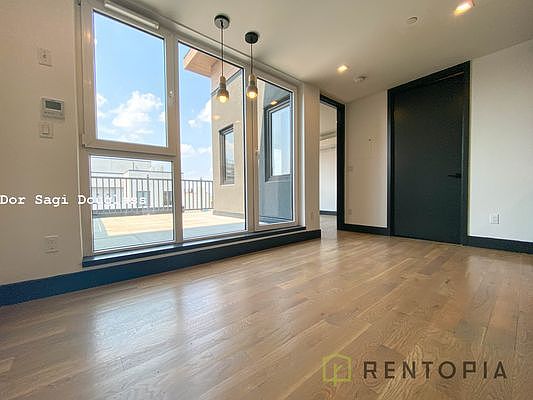 4th image of 834 Lexington Ave #605
