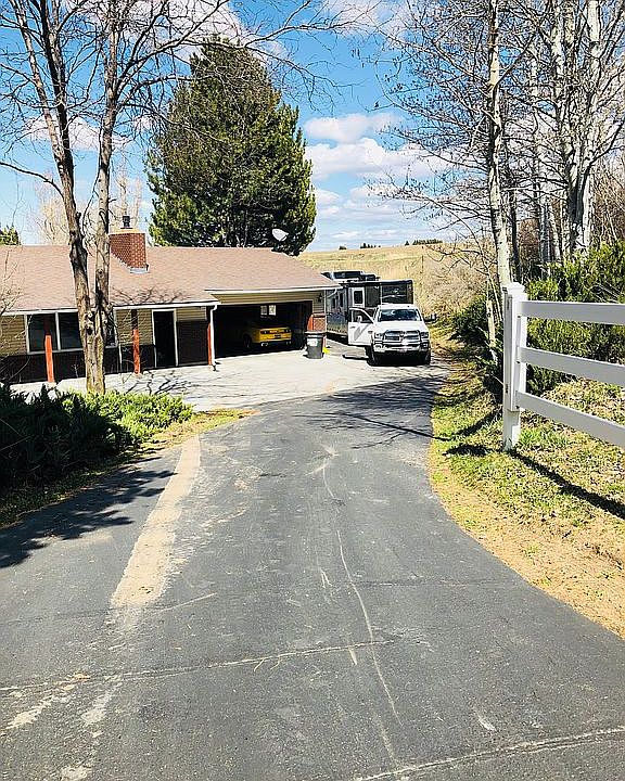 1st image of 610 N Murdock Ln