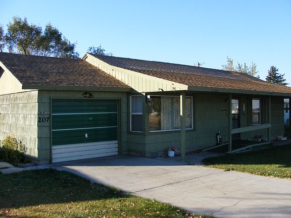 2nd image of 207 W Montmorency Blvd