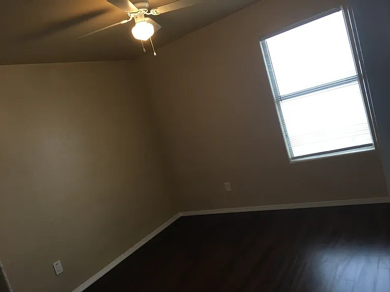 152 Triumph Rd — Photo 6