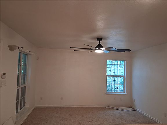 2nd image of 4207 Bonnie View Rd
