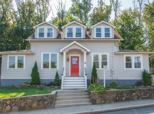 15 Whitehall Rd, TOWACO, NJ 07082