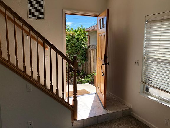2nd image of 121 Wilkes Cir