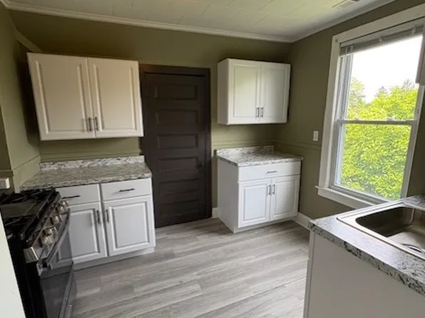 203 Bridge St #3, Northampton, MA 01060