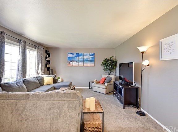 5th image of 15934 Elaine Ave
