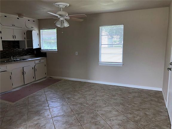5th image of 3811 Criswell Dr