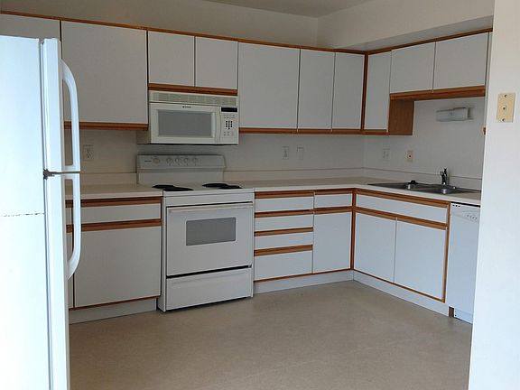 4th image of 955 Fotis Dr APT 8