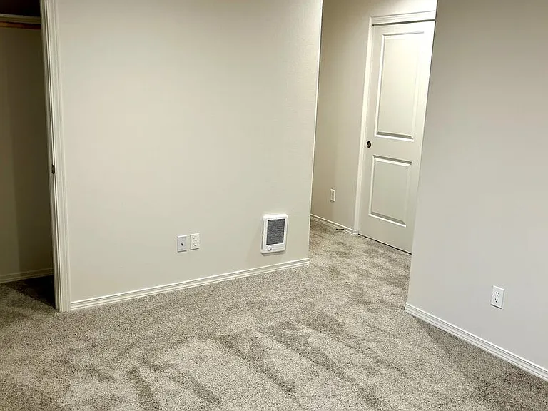 6628 W 36th Pl — Photo 2