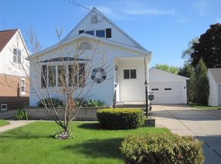 2417 12th St, Two Rivers, WI 54241