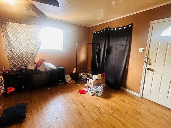5th image of 7822 Hickman St