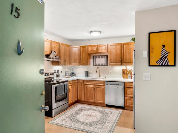 295 Main St APT 15, Reading, MA 01867