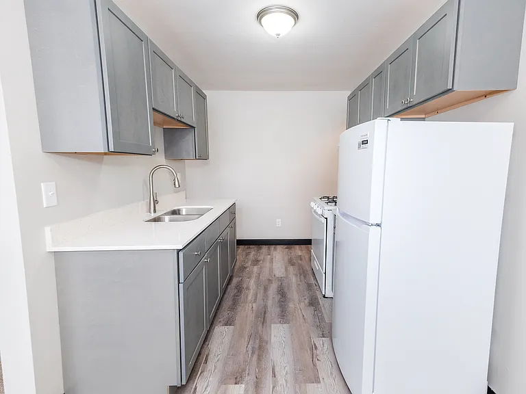 Hiawatha Court — Photo 28
