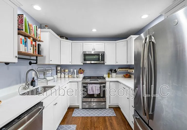 3904 Lantern Dr — Photo 10