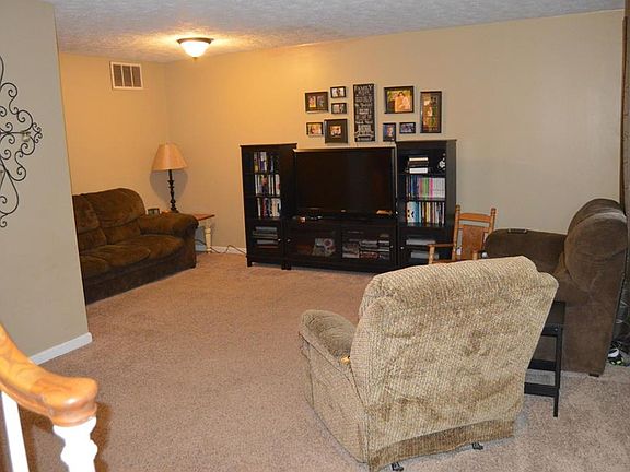 3rd image of 43 Cranston Ct