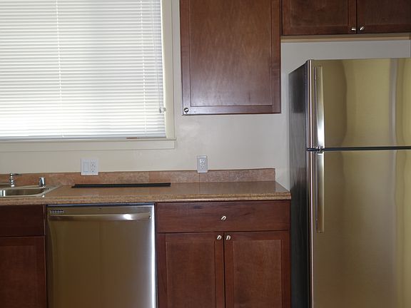 5th image of 554 Gellert Dr
