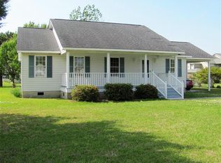 111 Mashburn Dr, Beaufort, NC 28516