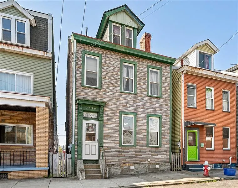 4080 Howley St photo 1