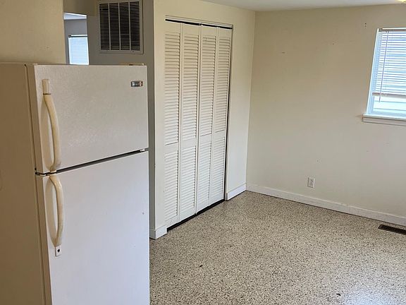 3rd image of 617 S Walnut Ave #617